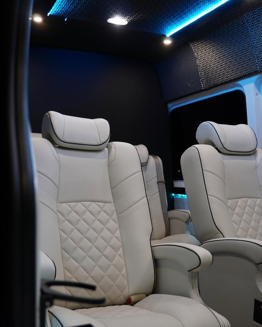 Executive 6 - Interior