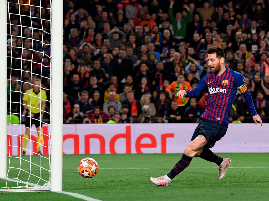 Messi scoring goal