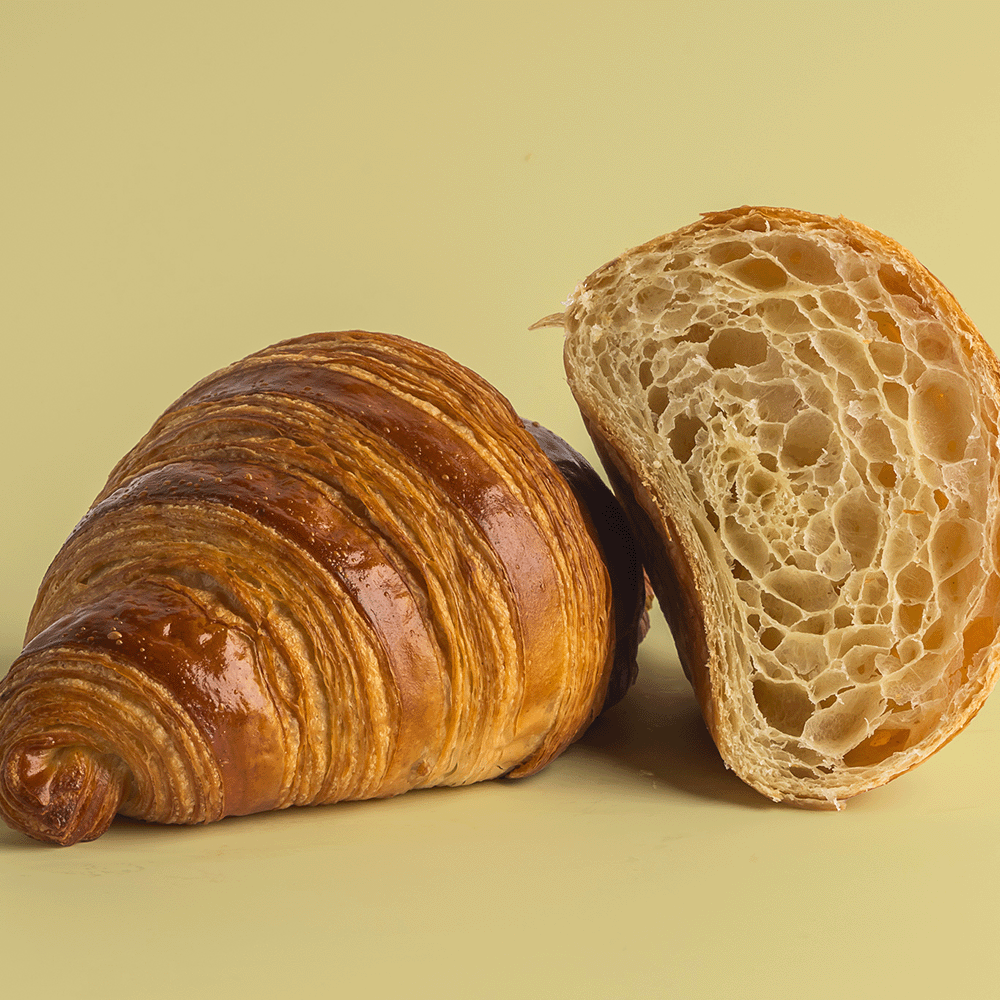 Croissant cu unt