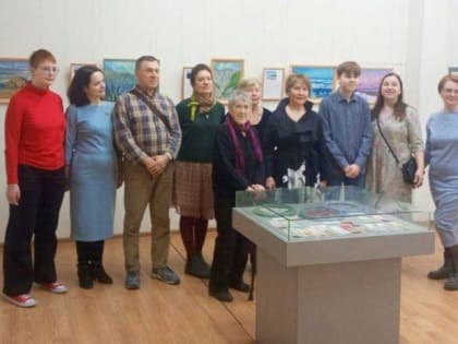 В Подольске открылась уникальная выставка, объединившая флористику и графику