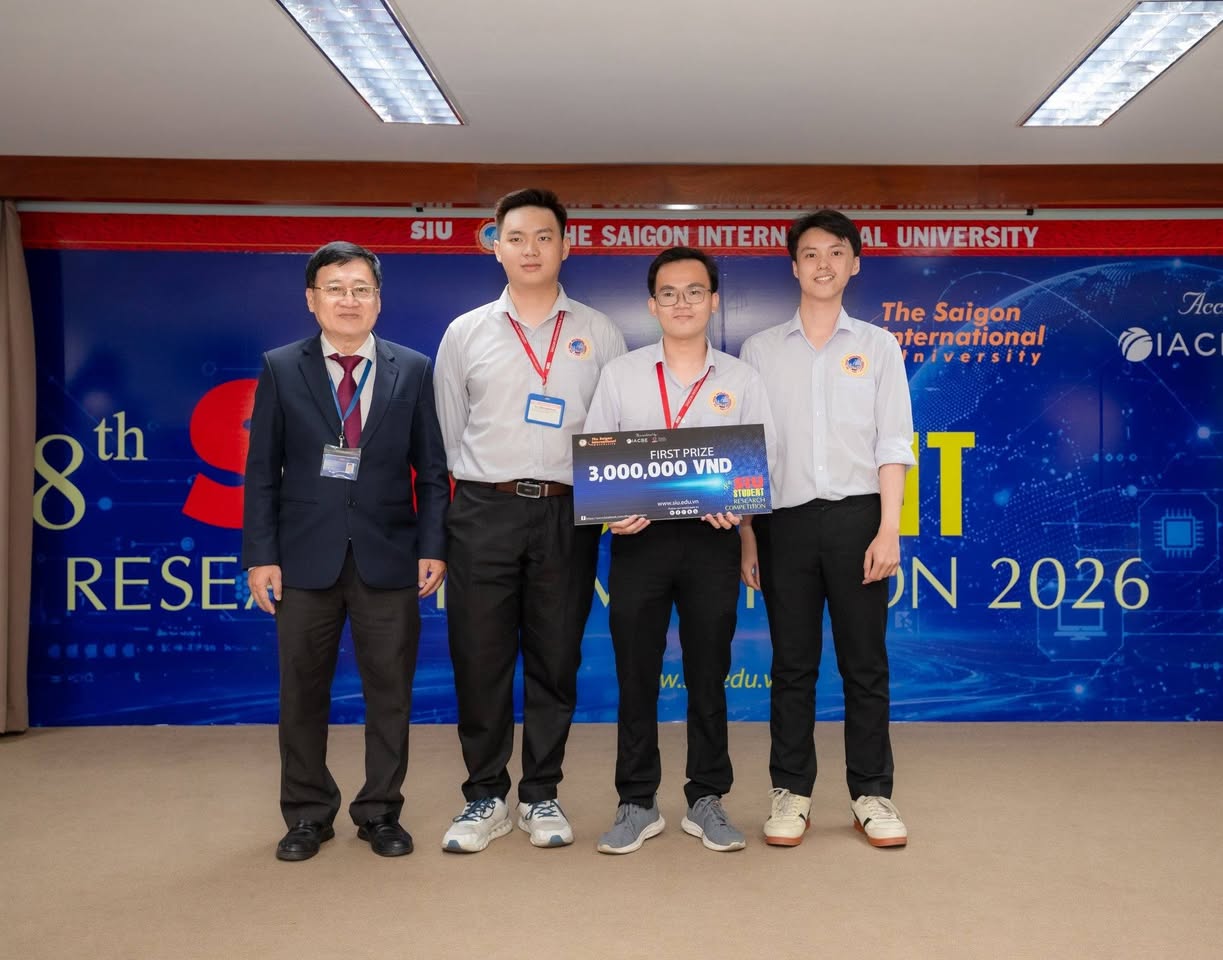 Thành viên SIU Algo Club đạt giải nghiên cứu khoa học cấp Trường năm 2026