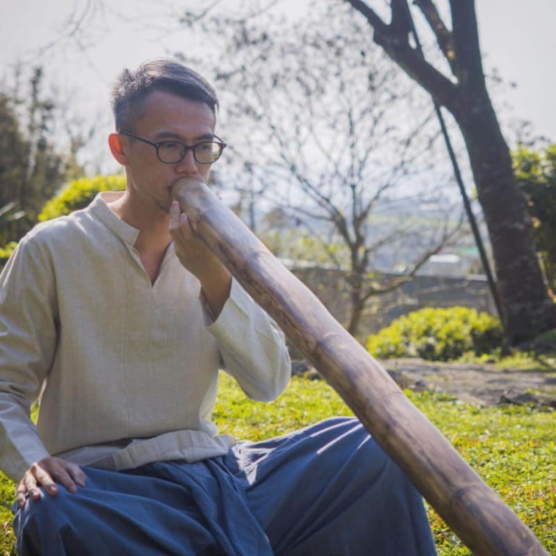 吹澳洲木管Didgeridoo