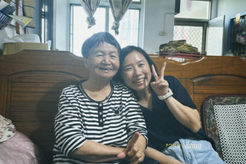 見了親愛的外婆
