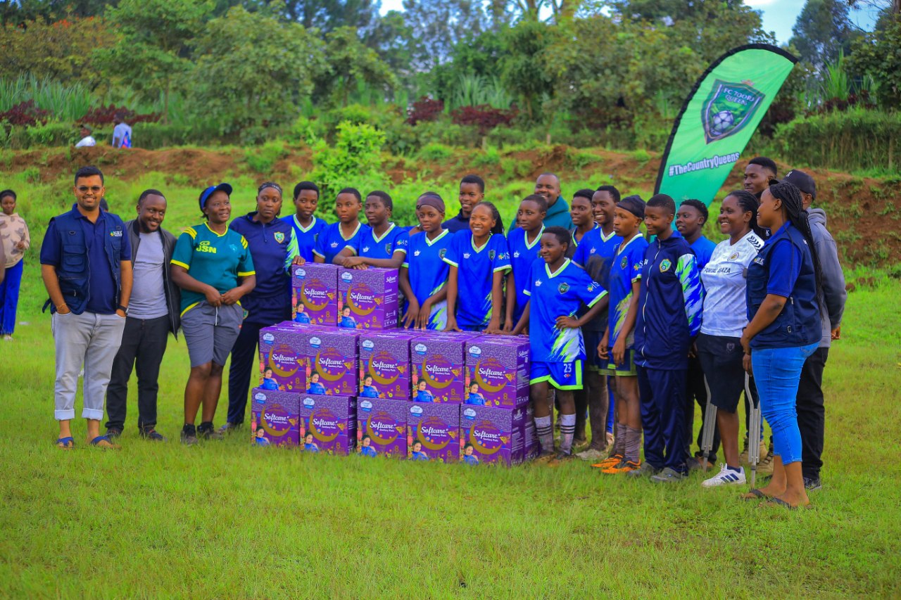 SRK International Visits FC Tooro Queens — photo 3