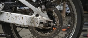 Kann man eine Motorradkette überschmieren?