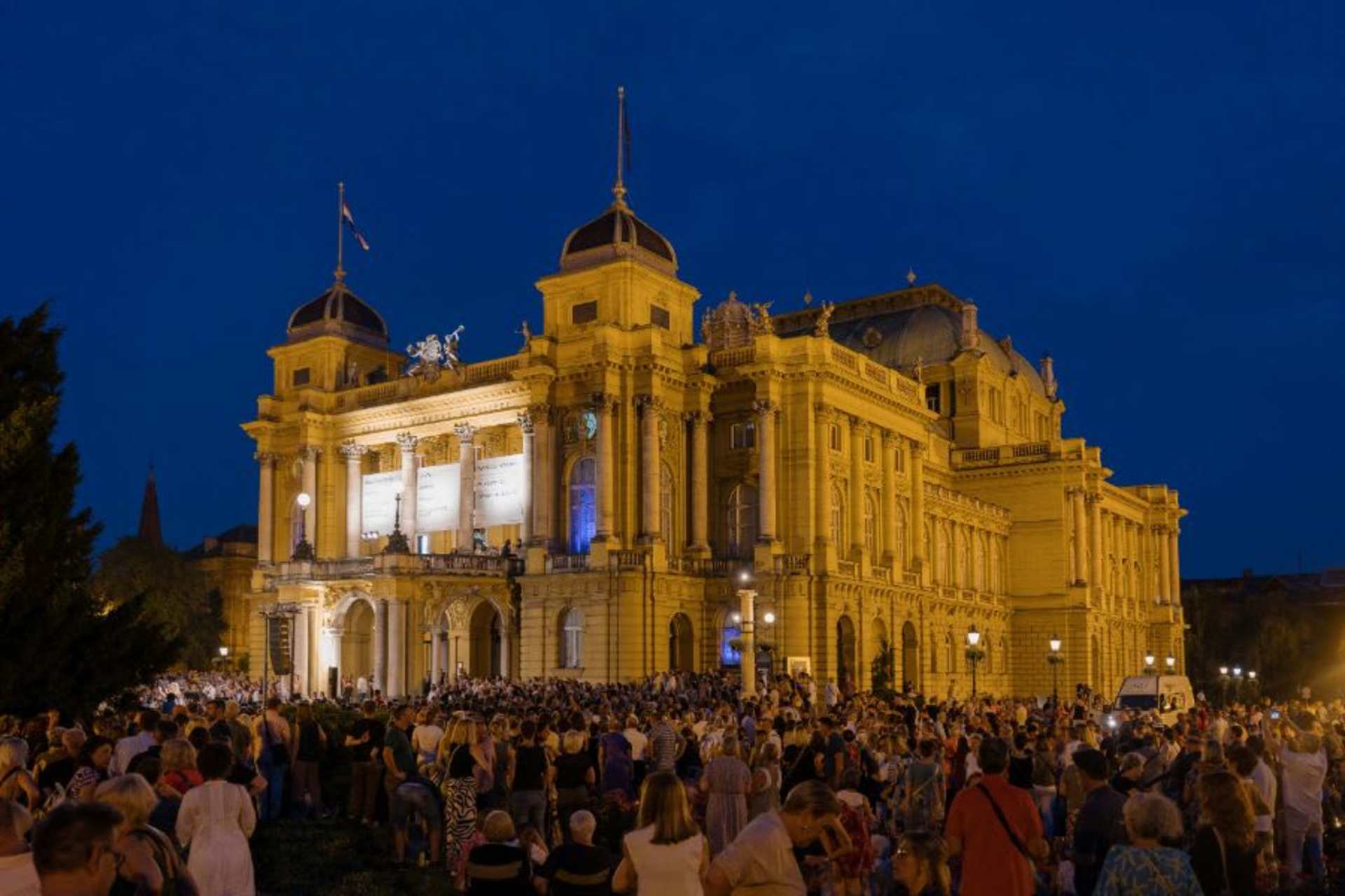 Dodjela nagrada za najbolja umjetnička ostvarenja i završni koncert sezone „Devedesete u Zagrebu“