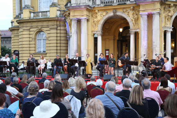 Glazbenim spektaklom u čast Arsenu Dediću završen <em>Festival Ljetne večeri HNK u Zagrebu</em> 1