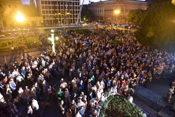 Spektakl na koncertu <em>Zagrebački novi val</em> ispred kazališta 11