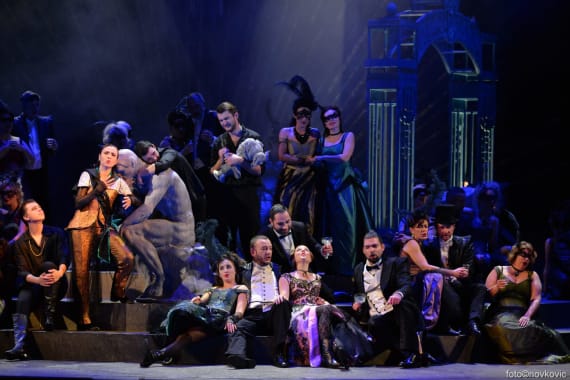 Uz smijeh, šampanjac i konfete premijerom operete <em>Šišmiš</em> ispraćamo Staru godinu 1