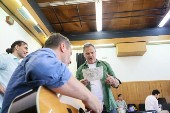 Koncertni spektakl <em>Vraćam se Zagrebe tebi </em> ispred HNK u Zagrebu 10