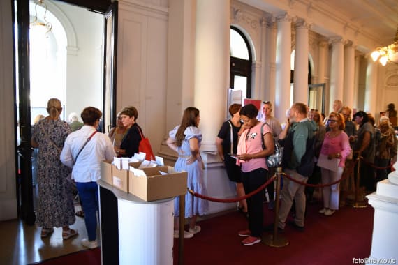 Veliki odaziv publike na prvi dan upisa pretplate 5