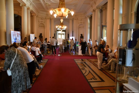 Veliki odaziv publike na prvi dan upisa pretplate 2