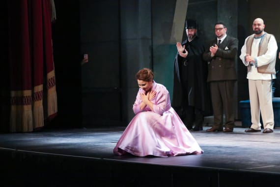 Dugotrajnim aplauzom i ovacijama ispraćena premijerna izvedba opere <em>La Bohème </em> Giacoma Puccinija 11