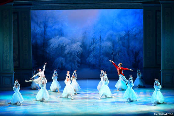 Prijenos uživo baleta <em>Orašar</em> na velikom ekranu ispred HNK u Zagrebu 5