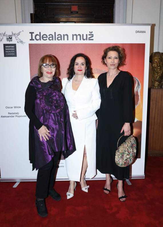 Ovacijama ispraćena premijera drame <em>Idealan muž</em> 6