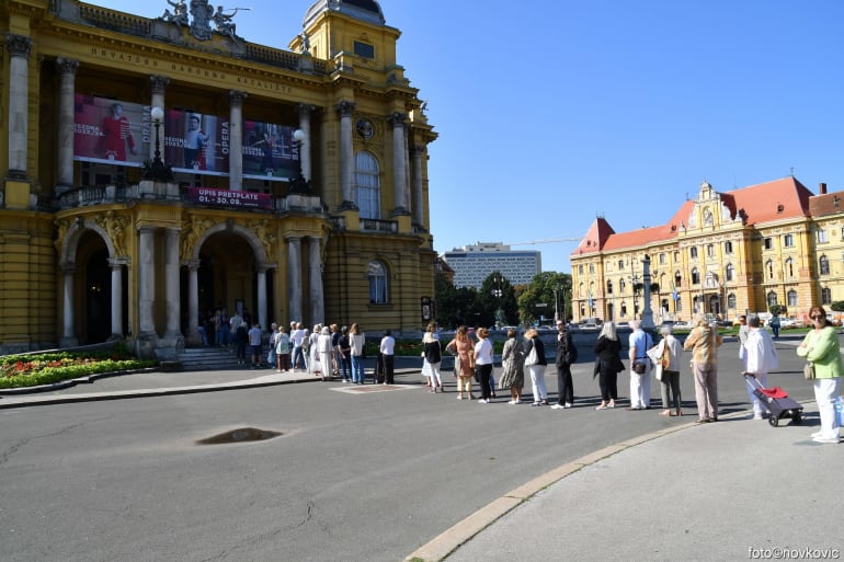 Veliki odaziv publike na prvi dan upisa pretplate