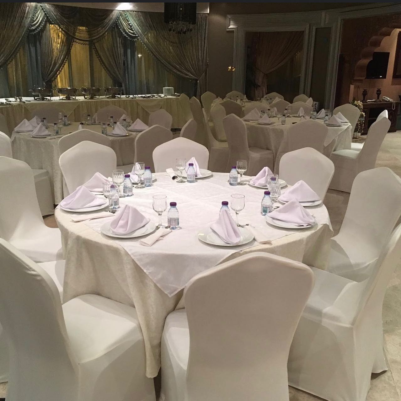 طاولات للايجار الرياض