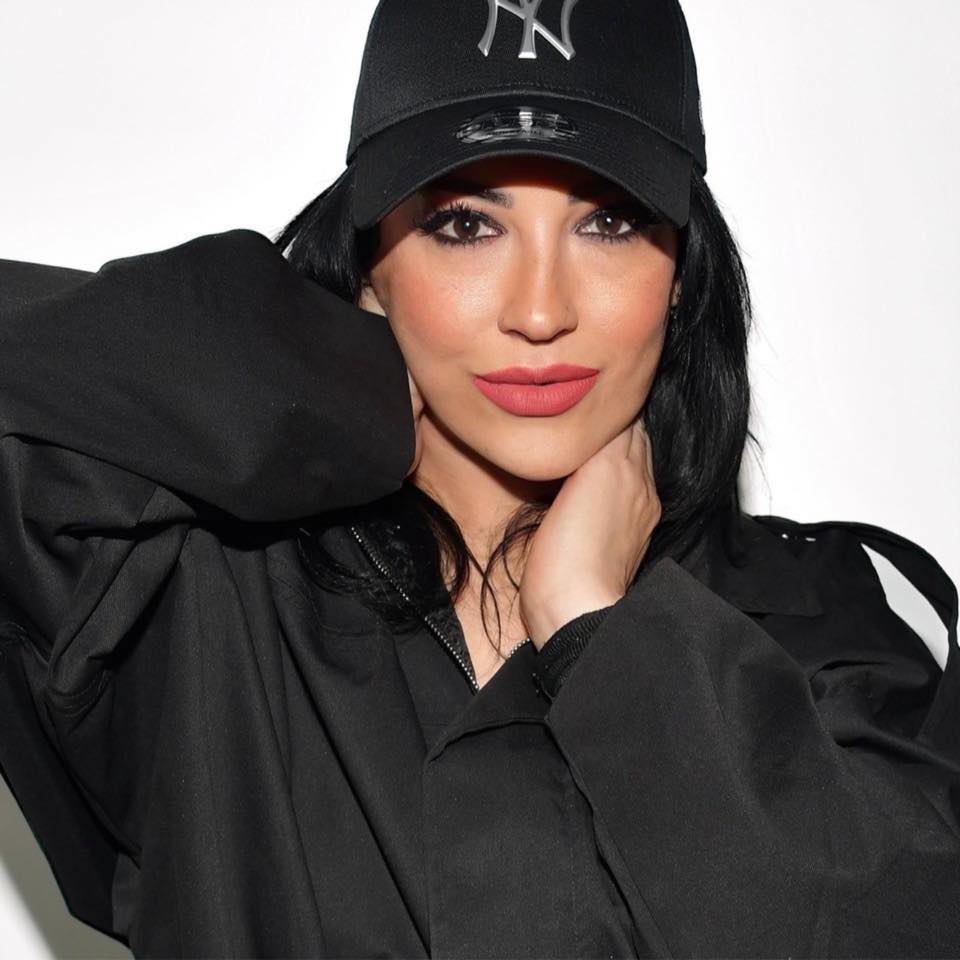 Esther Lalousis | Beauty & Style Expert  1