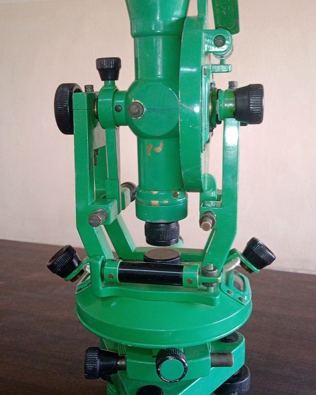 TRANSIT THEODOLITE.jpg