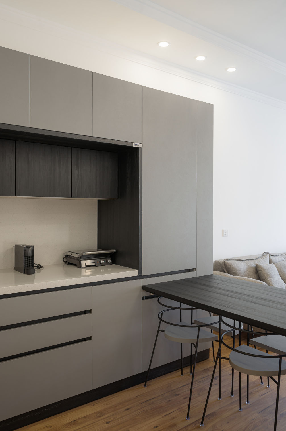 A Glimpse Inside: Stunning Interiors of a Villa in 18Shubat
