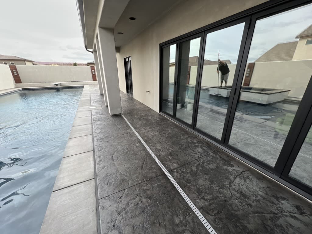 chandlercustomhomes/Pool And Cabana/E3A2E6FE-E776-4AFB-AE21-5FA05CFA99DA_1_105_c_vosrzc