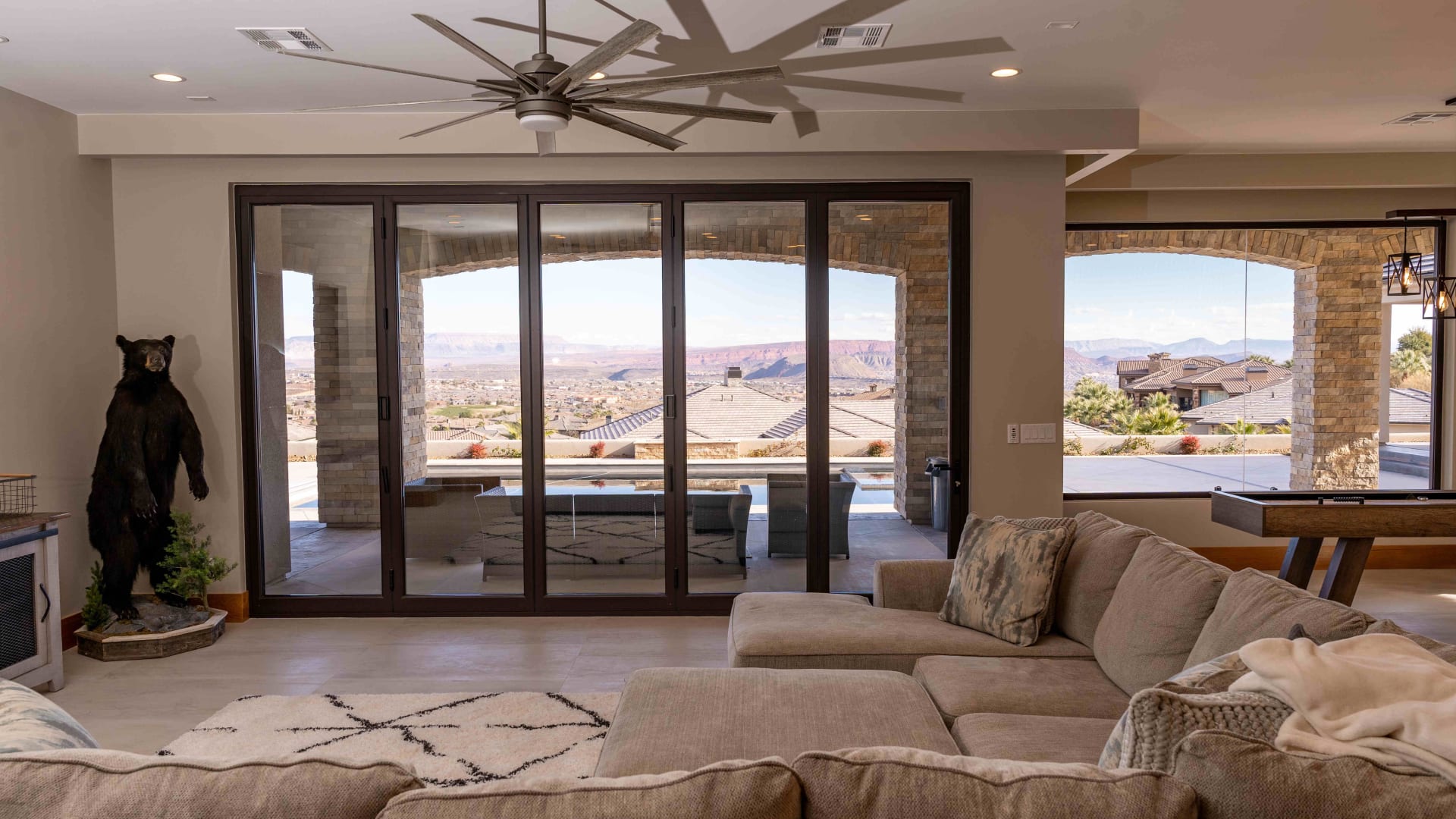 chandlercustomhomes/hero_carousel/processed/_KTR4914_bbdndx_vjigot