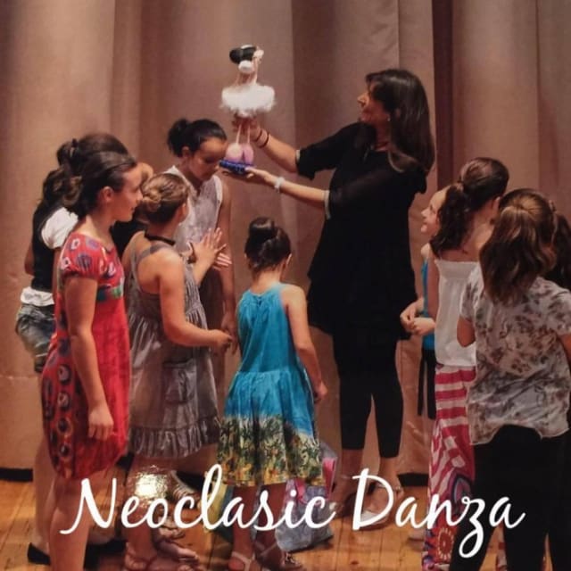 Neoclasic Escuela de Danza dance school