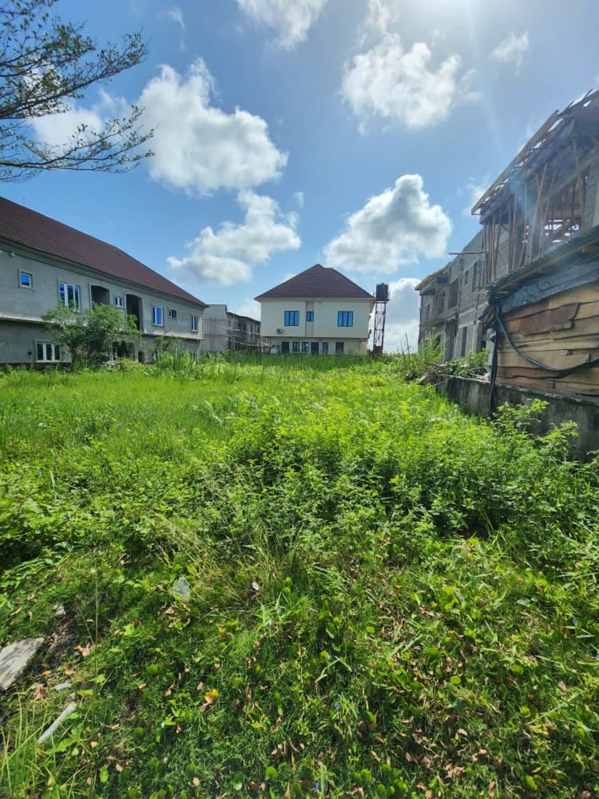600 square meter land in a gated estate (707sangotedo)