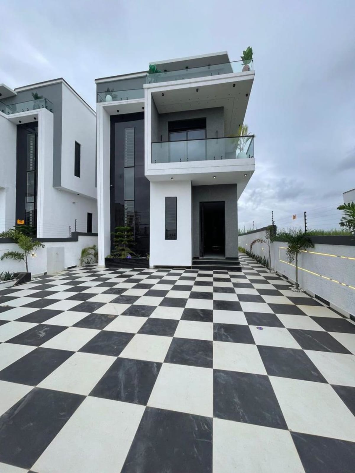 Five bedroom detached duplex (72ajah)
