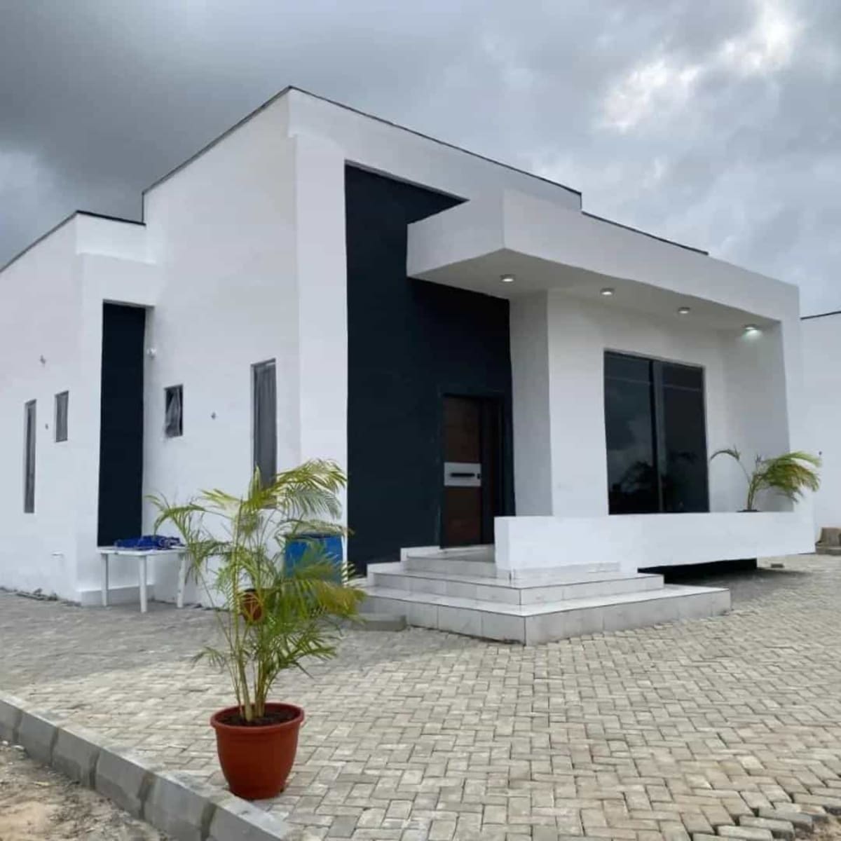 Four bedroom detached bungalow (240ibejulekki)