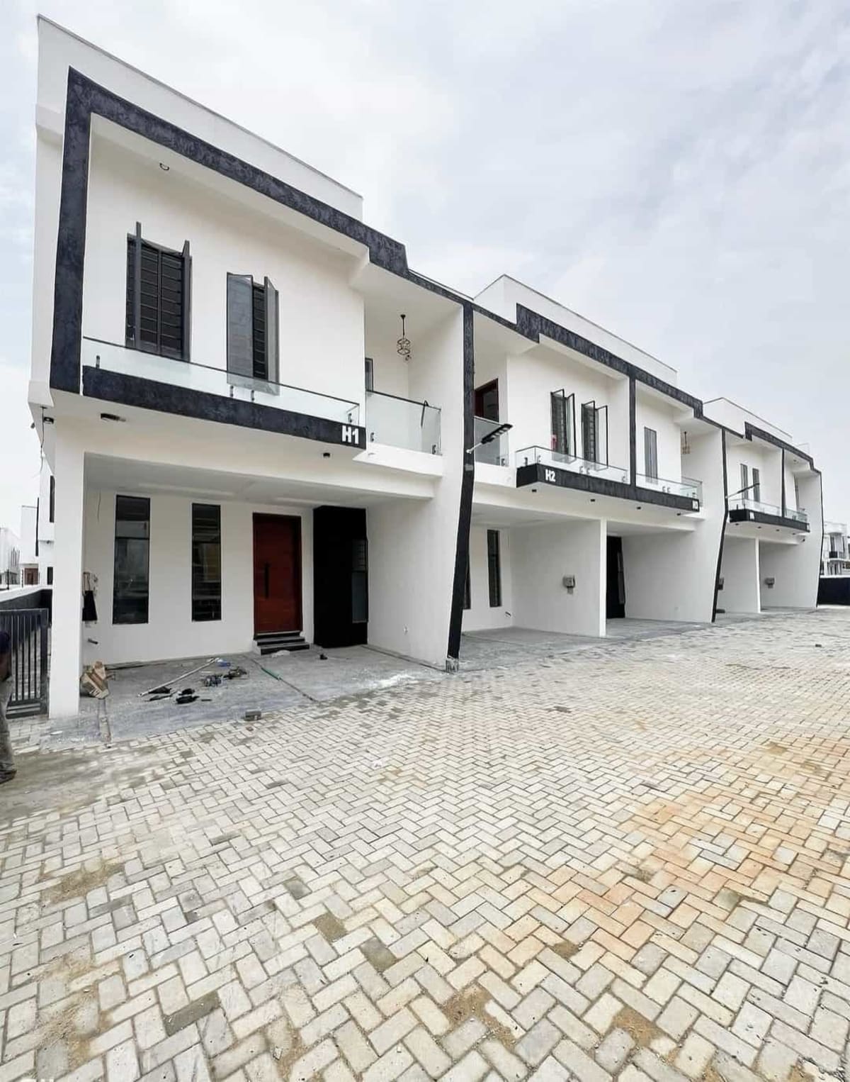 Four bedroom terrace duplex (610ikota)