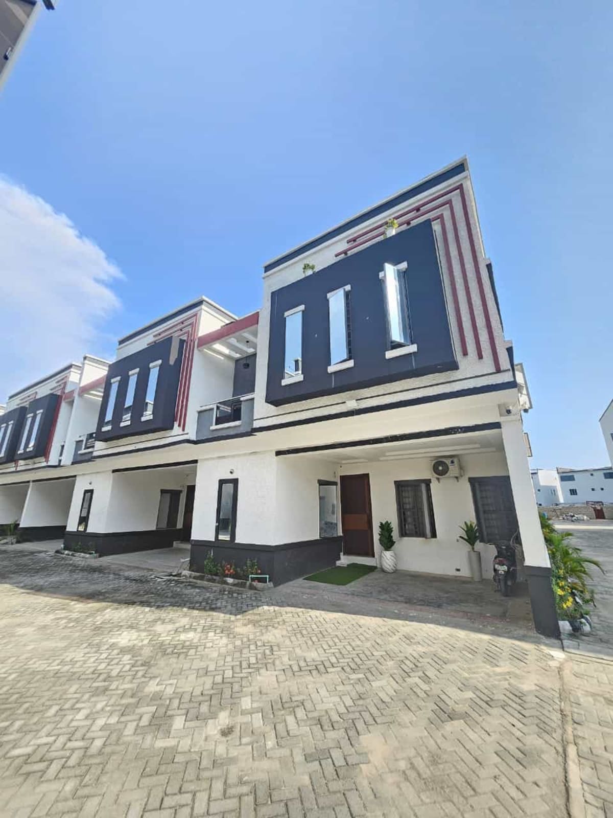 Four bedroom terrace duplex (250orchid)