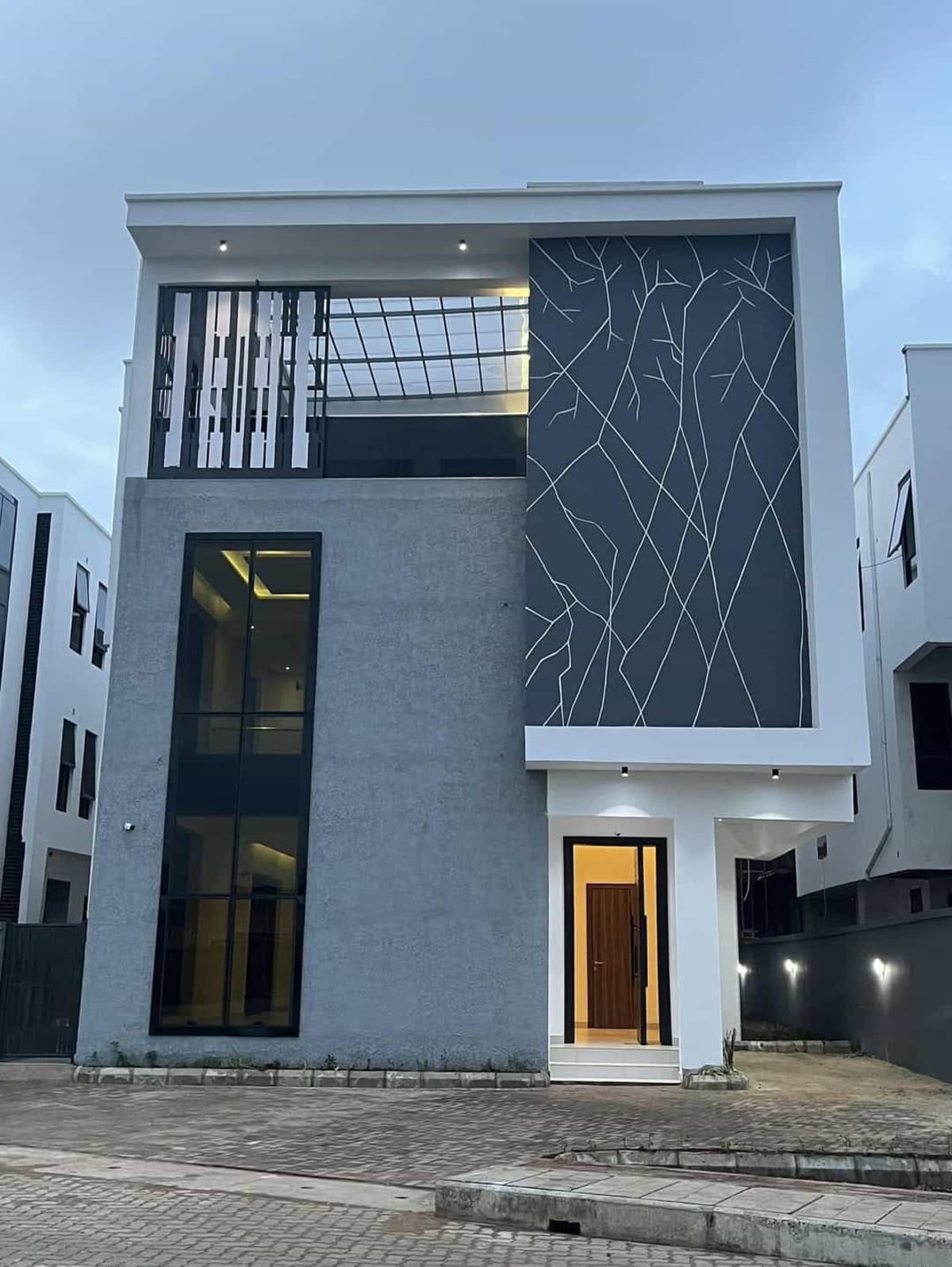 Luxury five bedroom detached duplex (380ikate)
