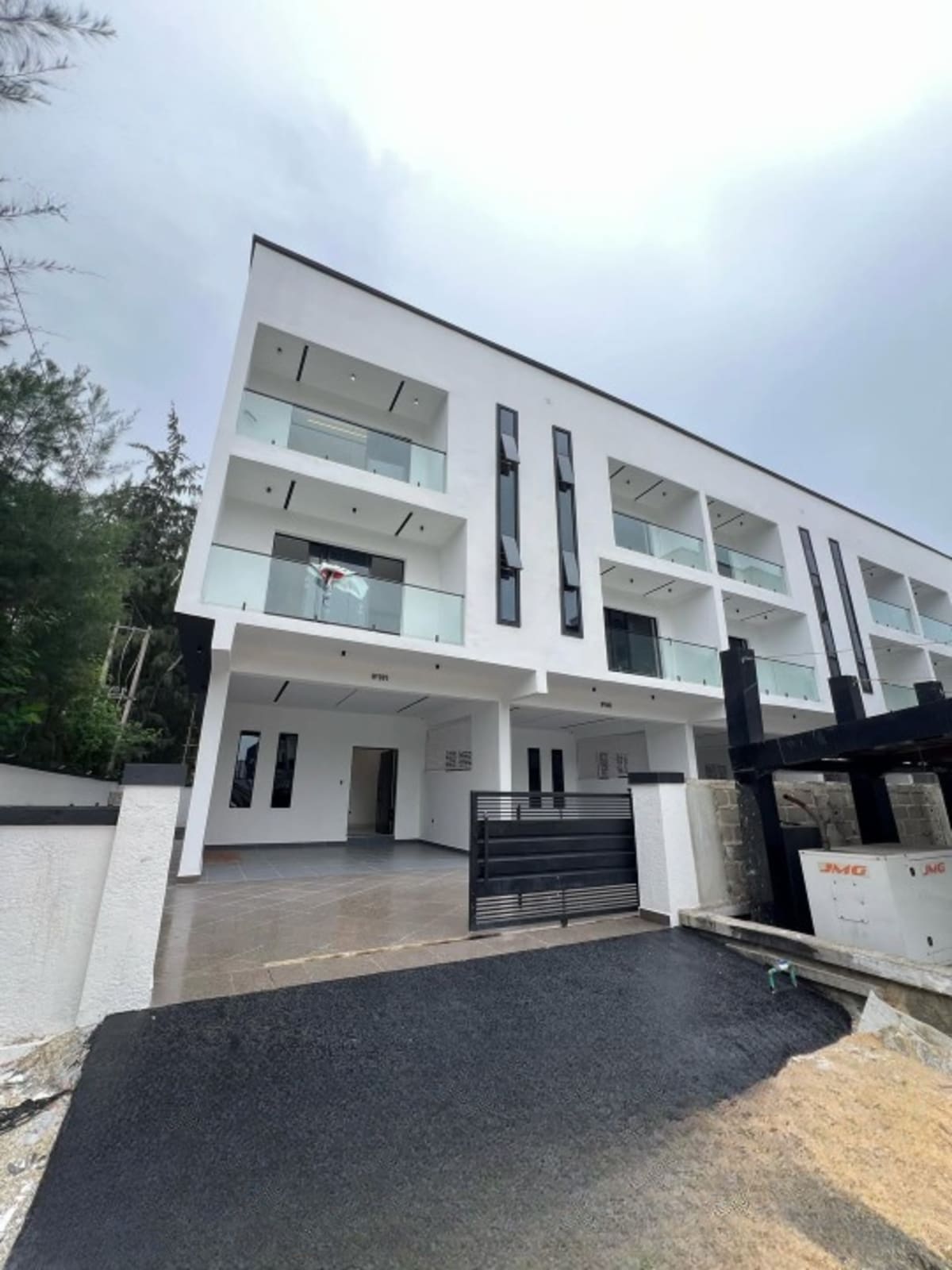 Four bedroom terrace duplex with bq (835ikota)