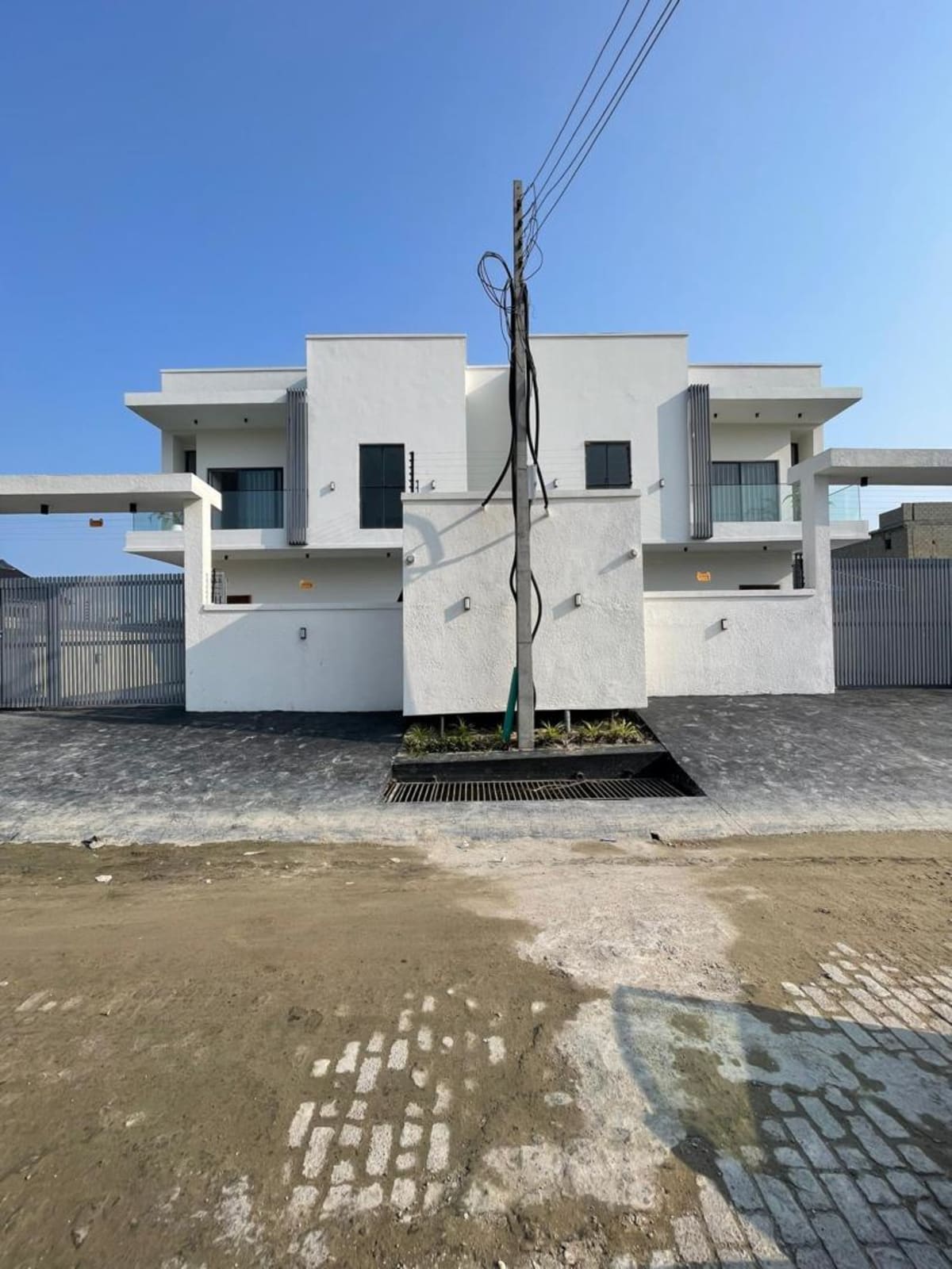 Four bedroom semi detached duplex (179ajah)