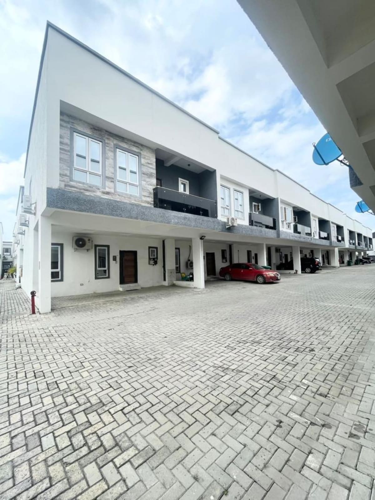 Three bedroom terrace duplex(28vgclekki)