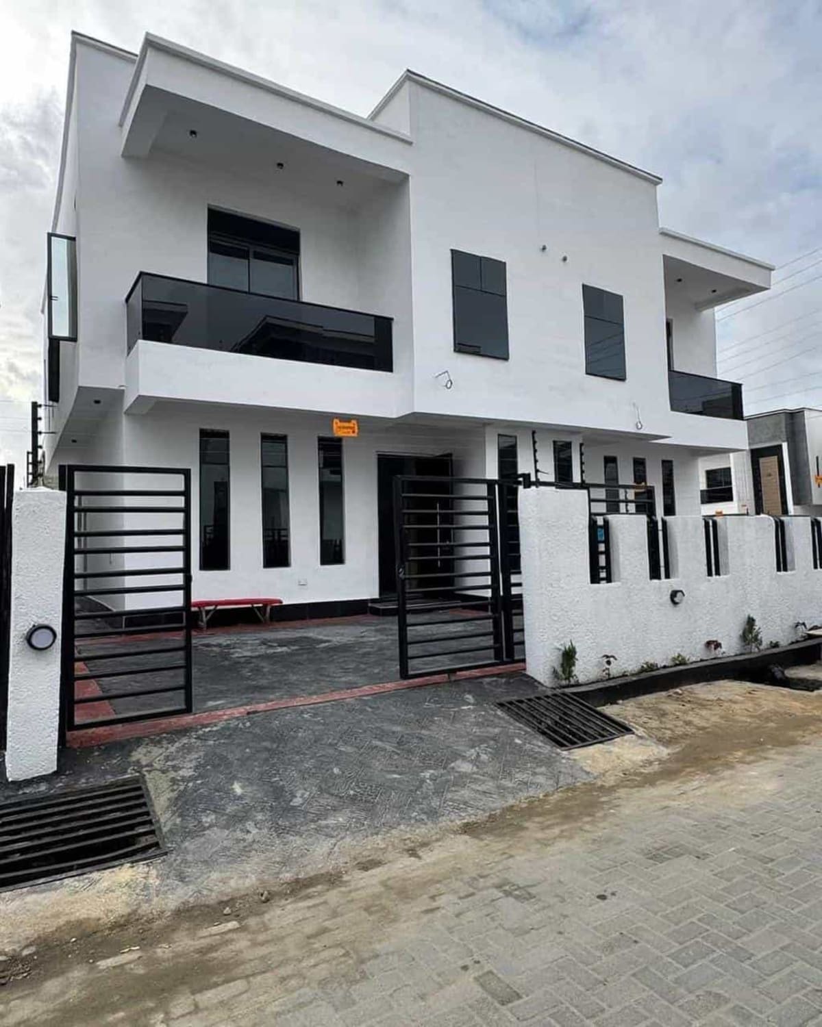 Four bedroom semi detached duplex (220ajah)