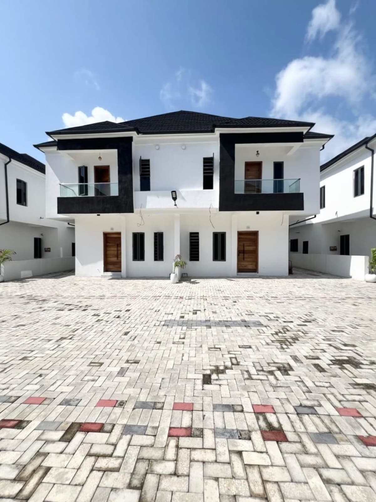 Four bedroom semi detached duplex (33vgclekki)