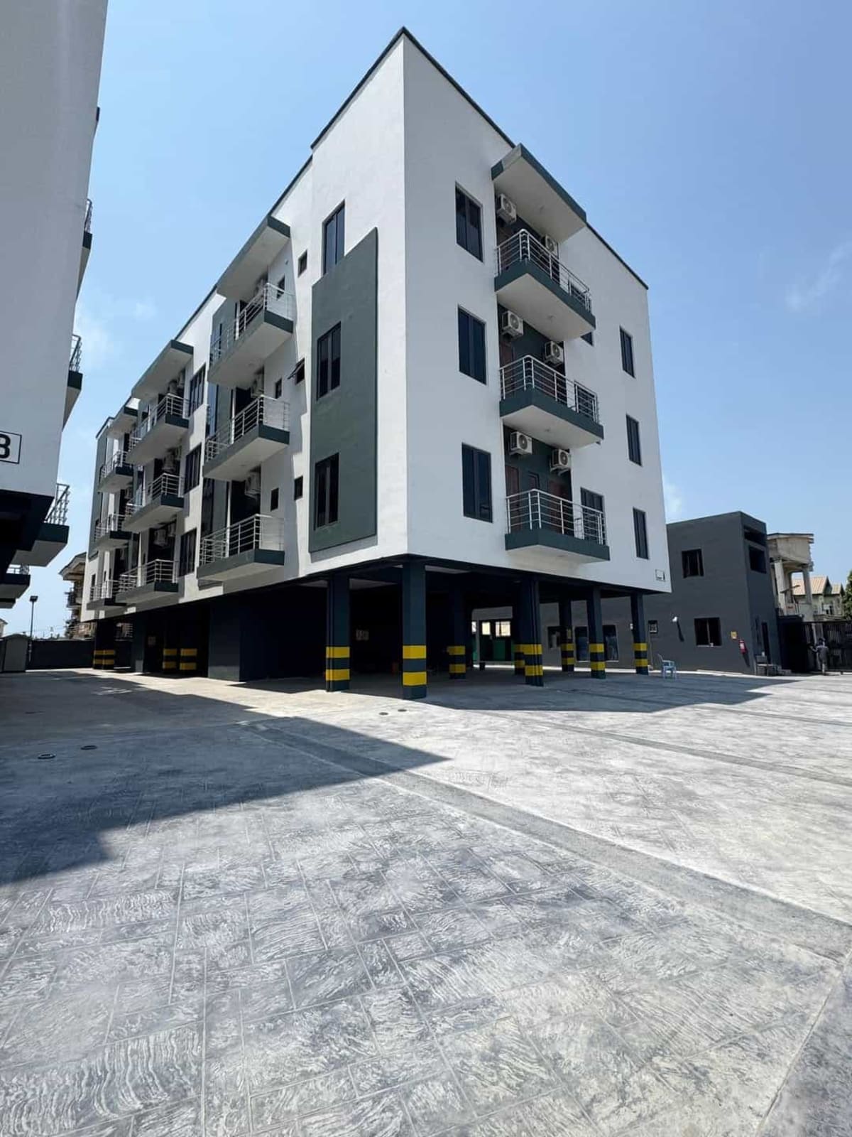 Spacious three bedroom fully serviced apartment (715orchid)