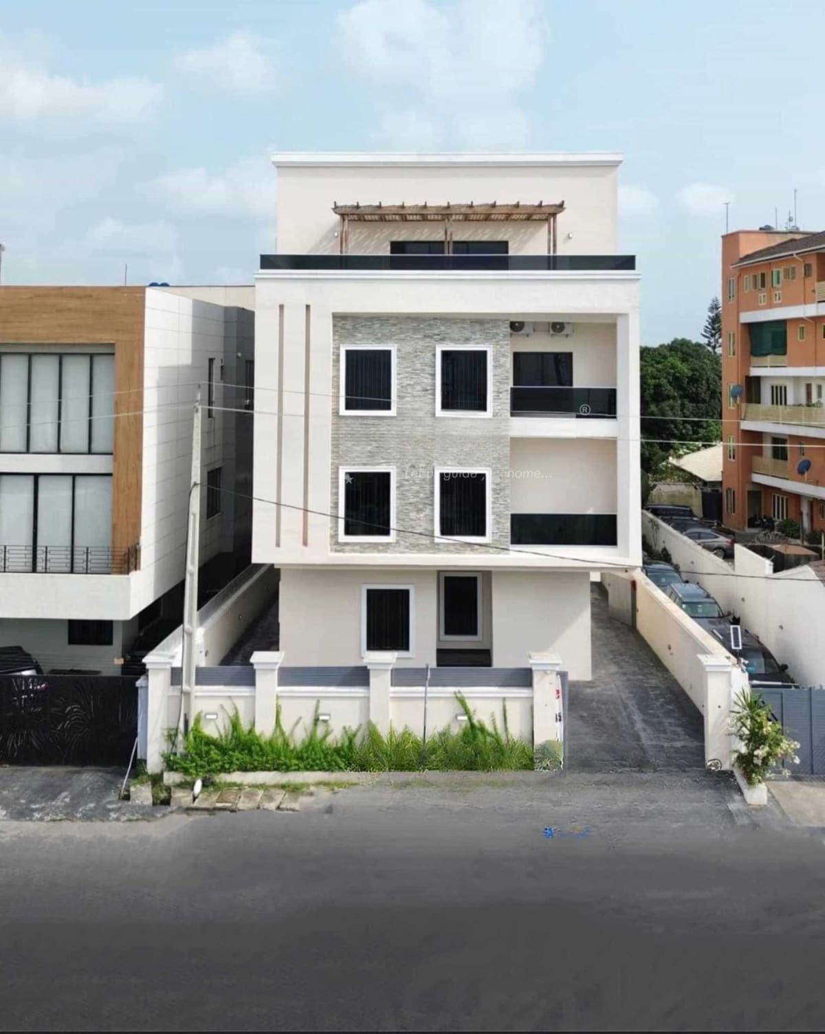Contemporary six bedroom detached duplex (371lekkip1)