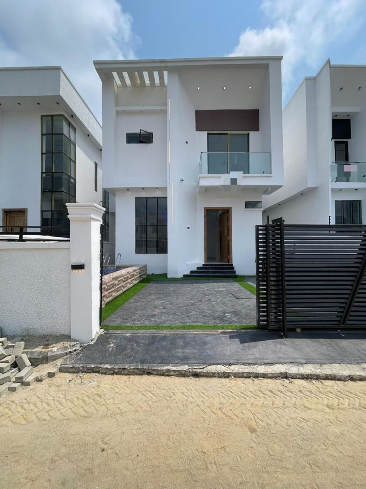 Luxury five bedroom detached duplex (178chevron)