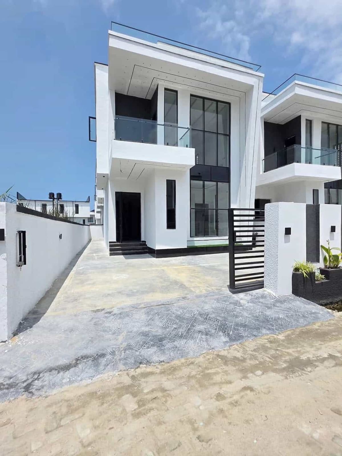 Four bedroom detached duplex (04ajah)