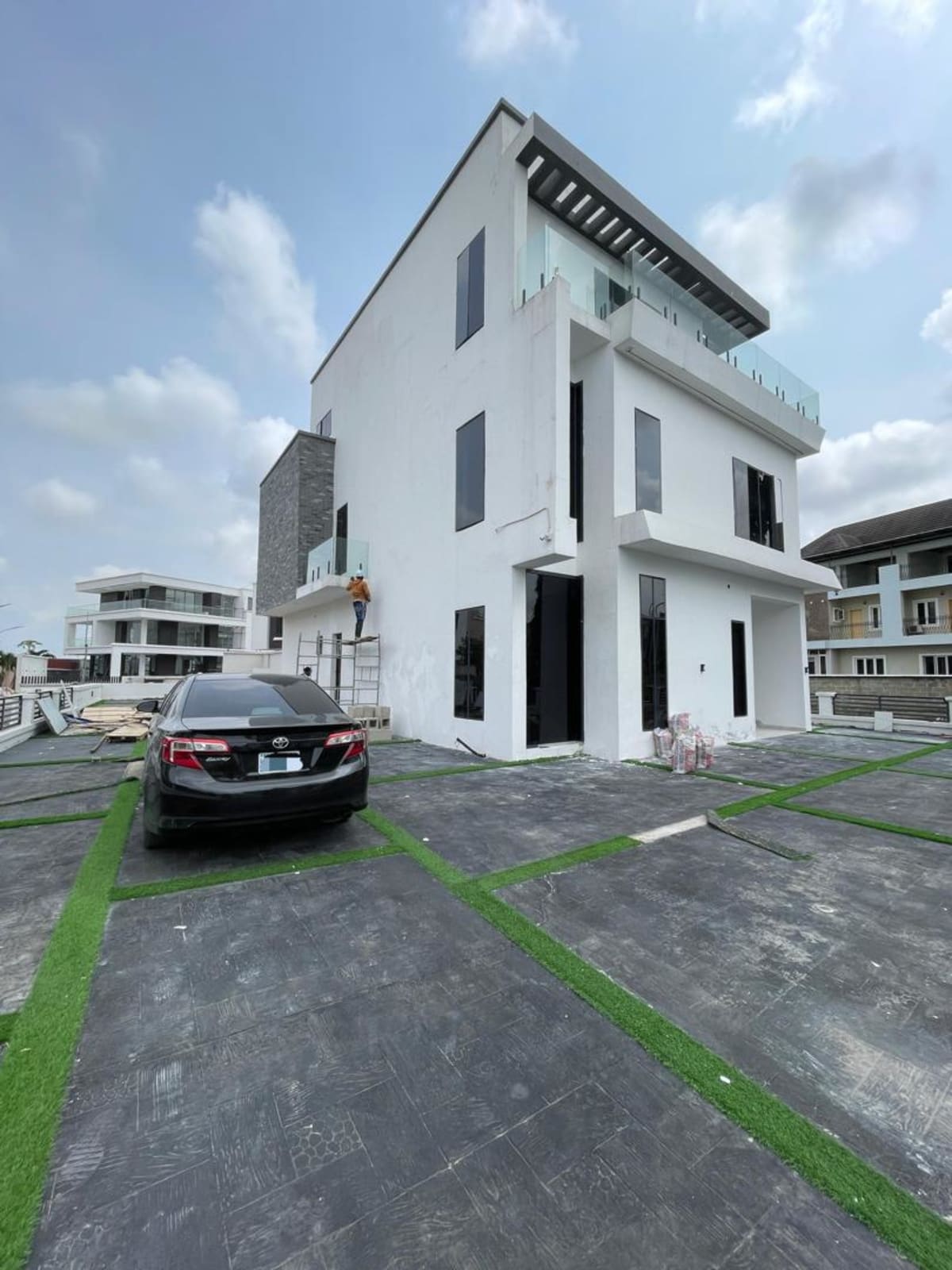 Five bedroom detached duplex (184osapa)