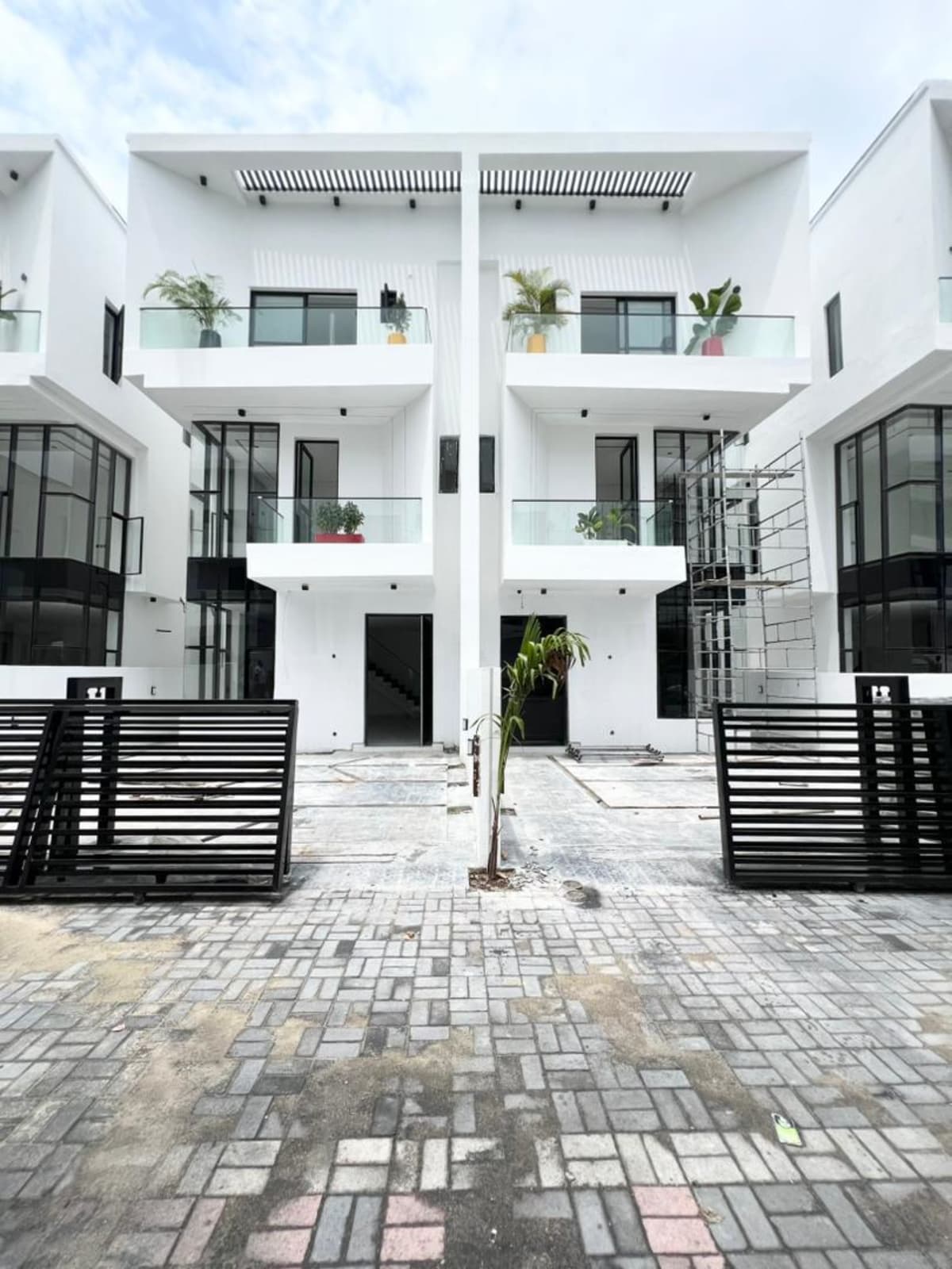 Four bedroom semi detached duplex (75orchid)