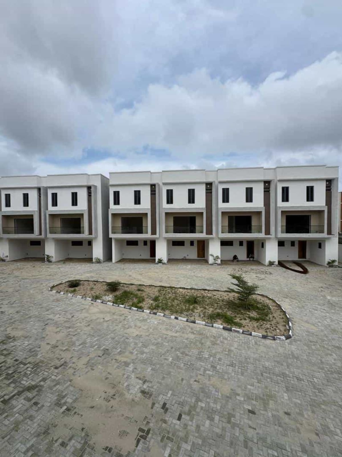 Four bedroom terrace duplex (464ikate)