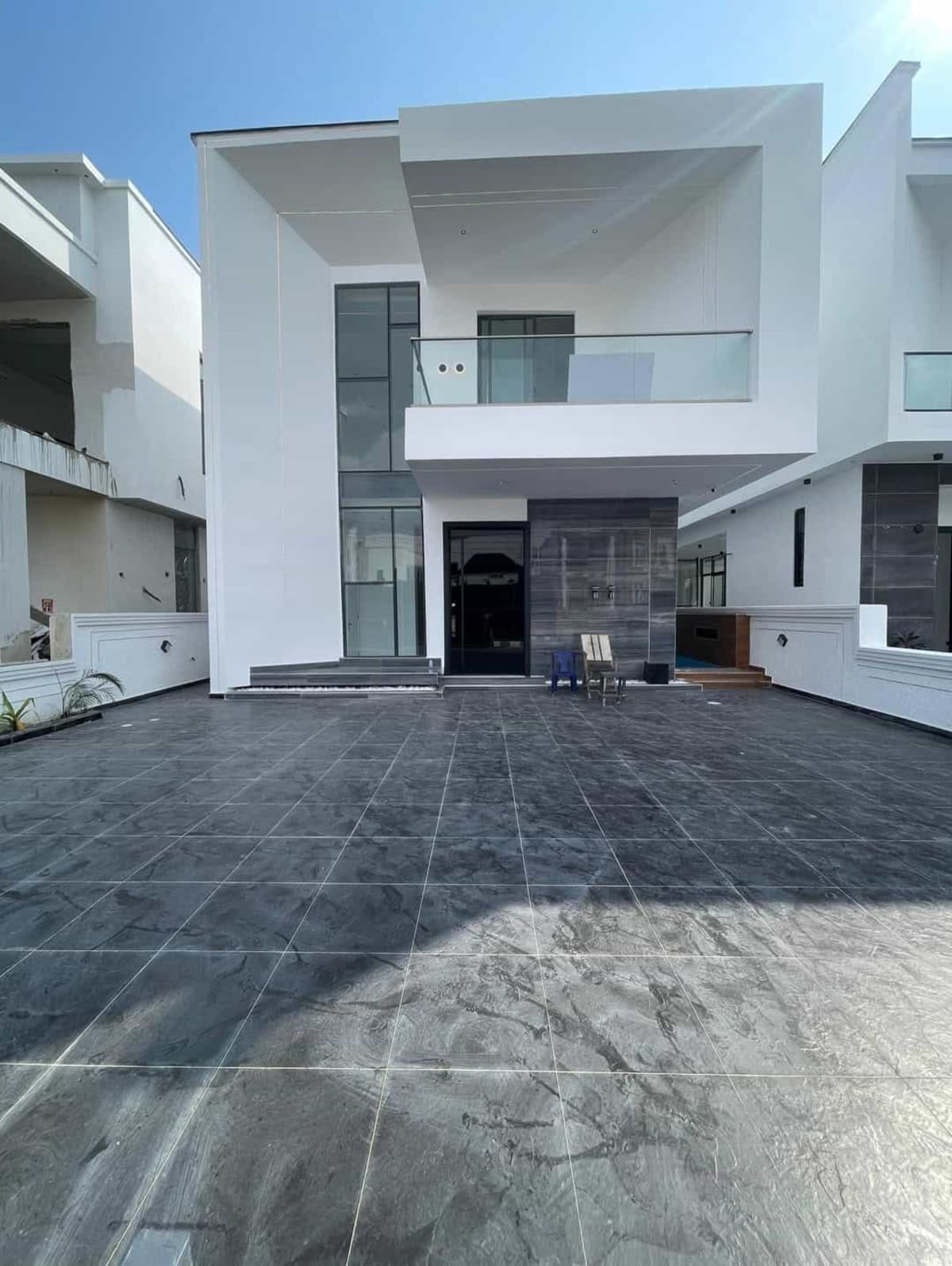Five bedroom detached duplex in a good estate (378ikota)