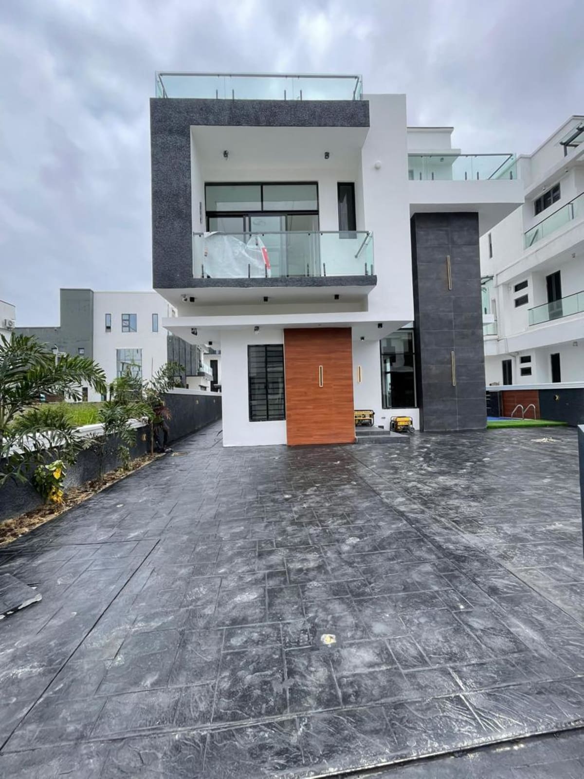 Luxury five bedroom detached duplex (183ikota)