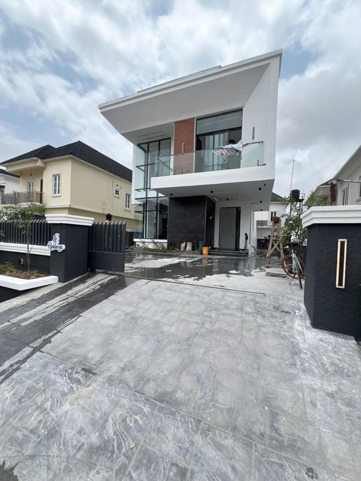 Luxury five bedroom detached duplex (180ikota)
