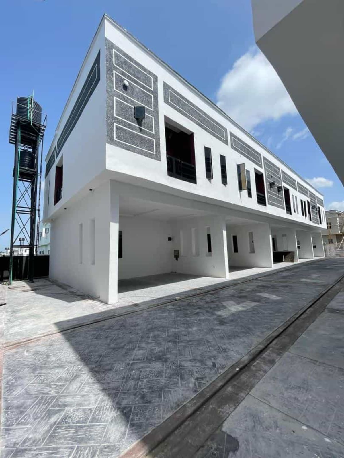 Beautifully crafted three bedroom terrace duplex (386ajah)