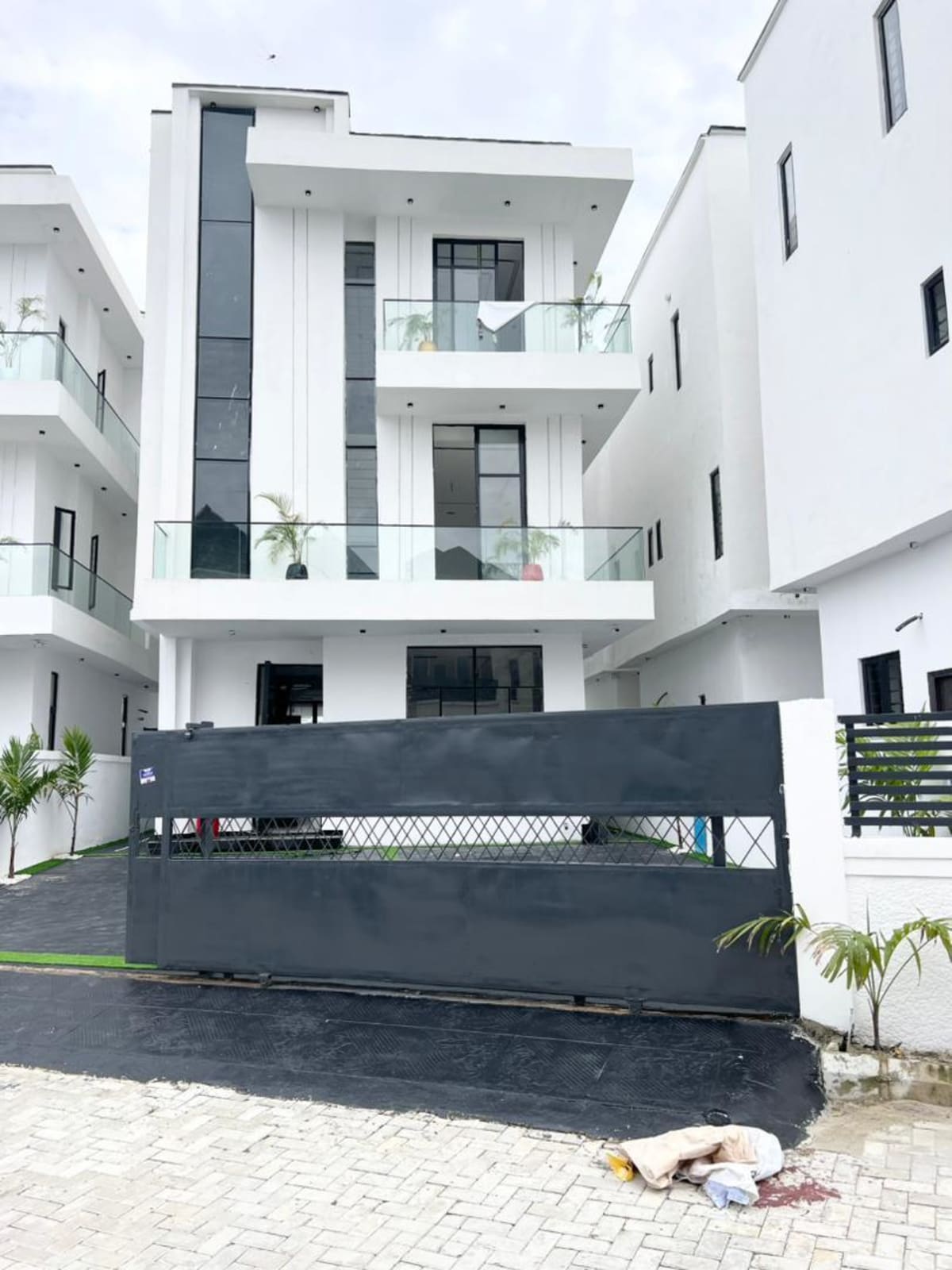 Five bedroom detached duplex (67orchid)